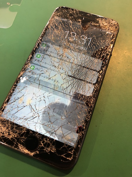 Iphone修理 松戸 アイフォン7画面割れ修理 液漏れ 新松戸からお越しのお客様紹介