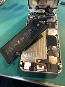 葛西でiPhone６のバッテリー交換　画像