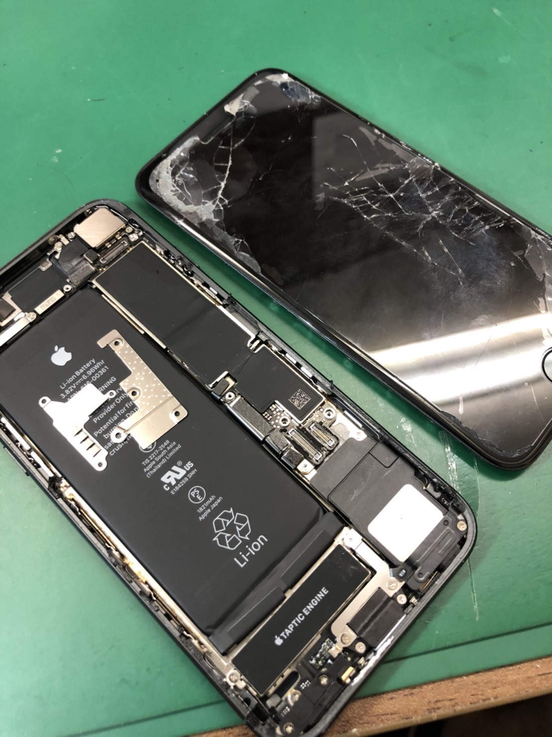 iPhone （アイフォン）8プラス画面割れ ガラス割れ 液晶割れ修理 千葉 松戸 茨城 静岡 市原
