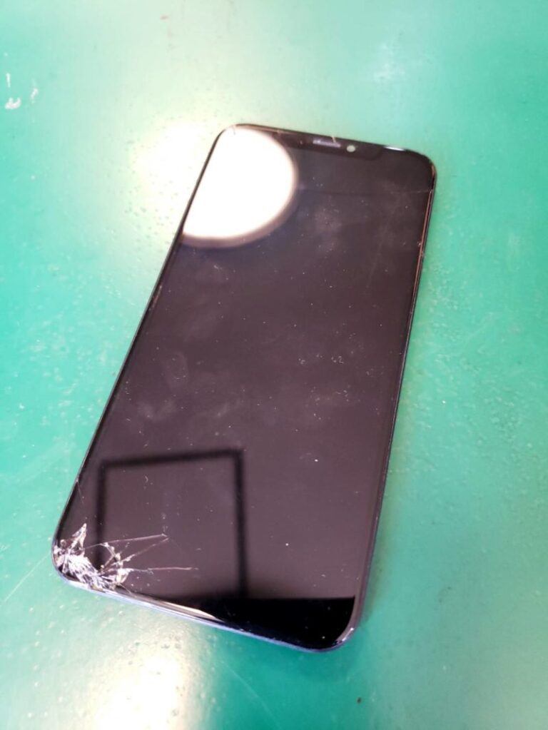 iPhoneXs ガラス割れ 画面割れ修理 千葉県 松戸市