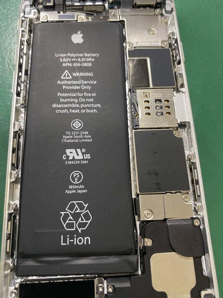 Iphone 6 バッテリー交換 画面がつかない古い機種はバッテリー交換で治る確率があります