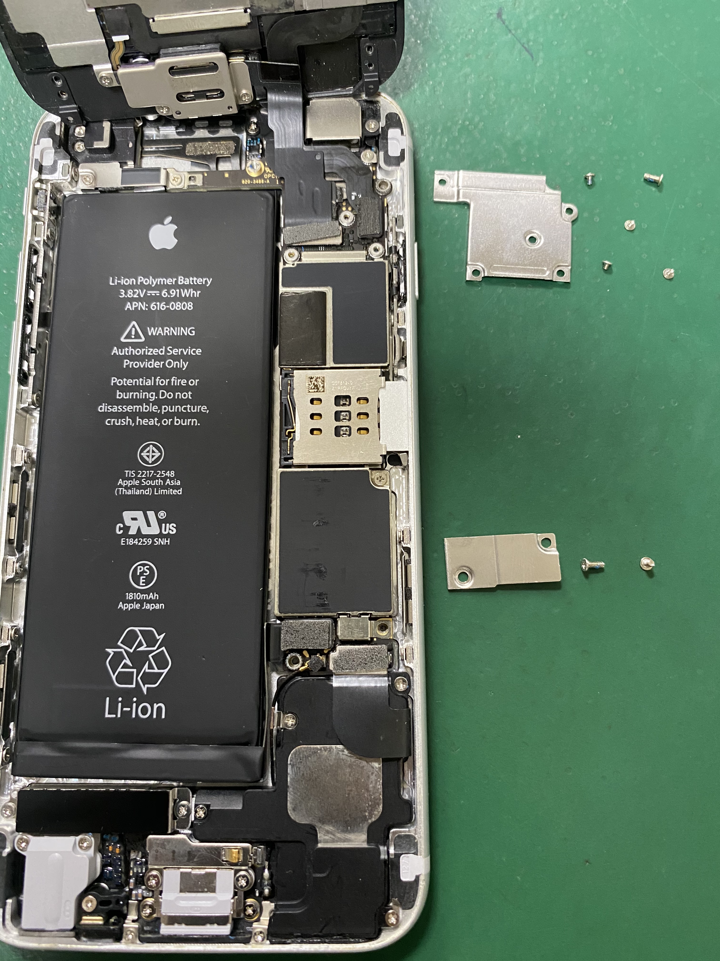 Iphone 6 バッテリー交換 画面がつかない古い機種はバッテリー交換で治る確率があります