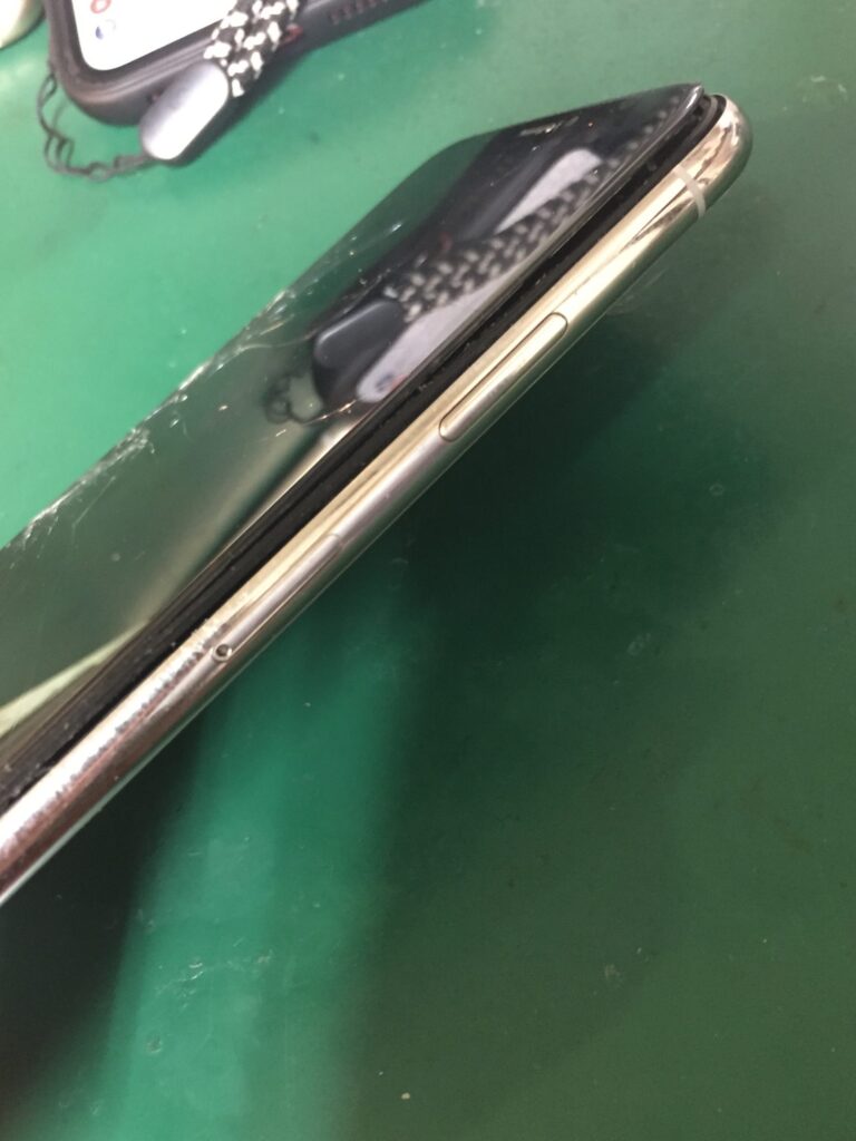 iPhoneX 画面修理いたしました！