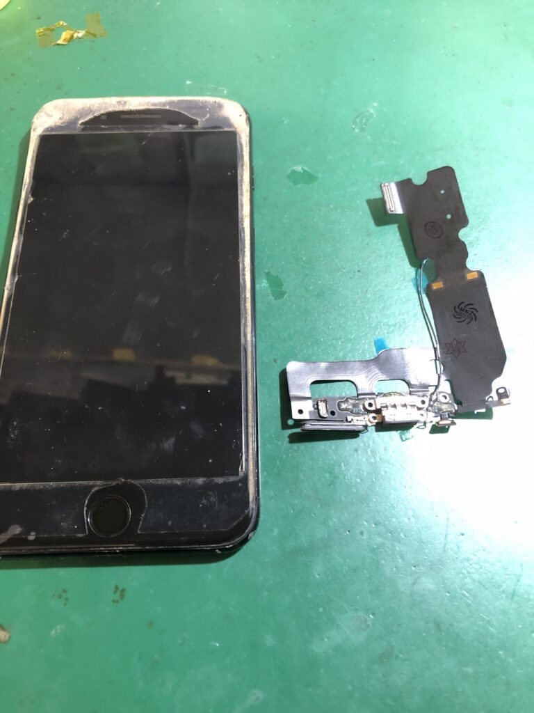iPhone7 Plus ドックコネクター修理いたしました！