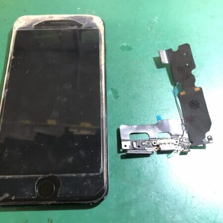 静岡店: iPhone7 plusドックコネクター修理
