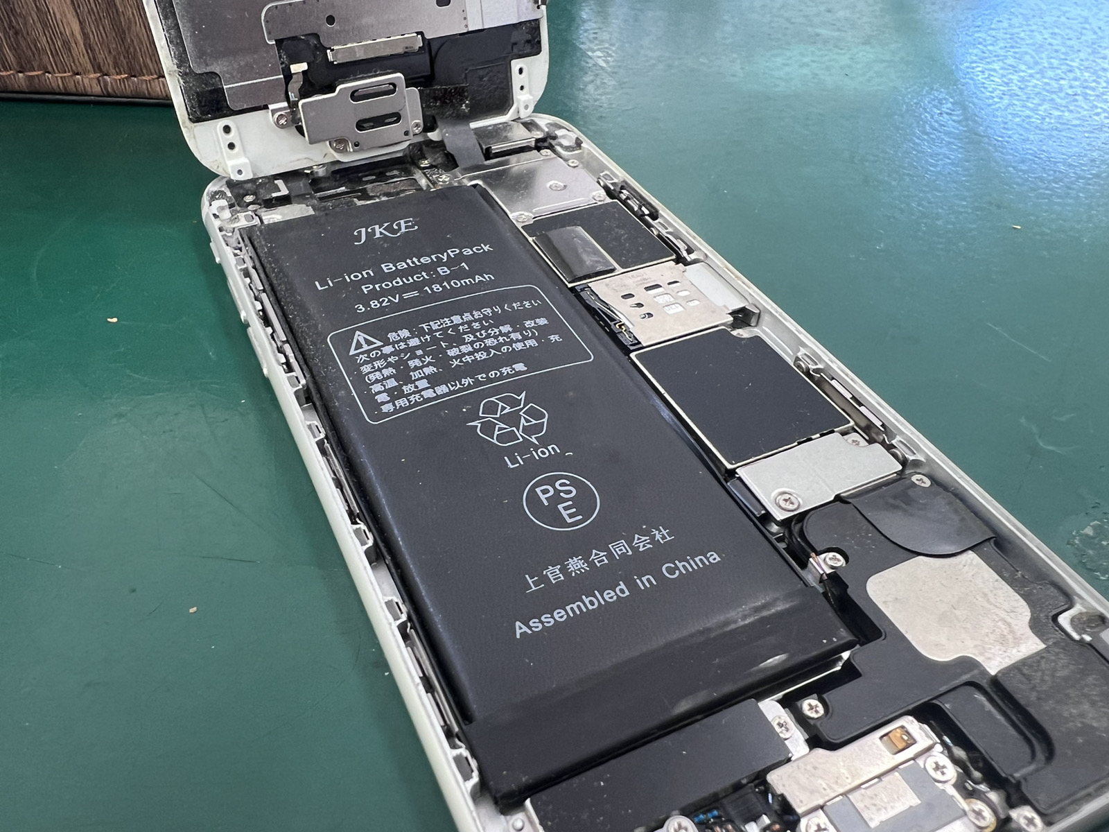 松戸店: iPhone6の膨張したバッテリーを即日修理しました！