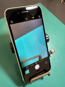 【iPhoneSE2　修理】iPhone SE2アウトカメラ交換の速さと確かさ、浦和原山店で体験してみませんか？