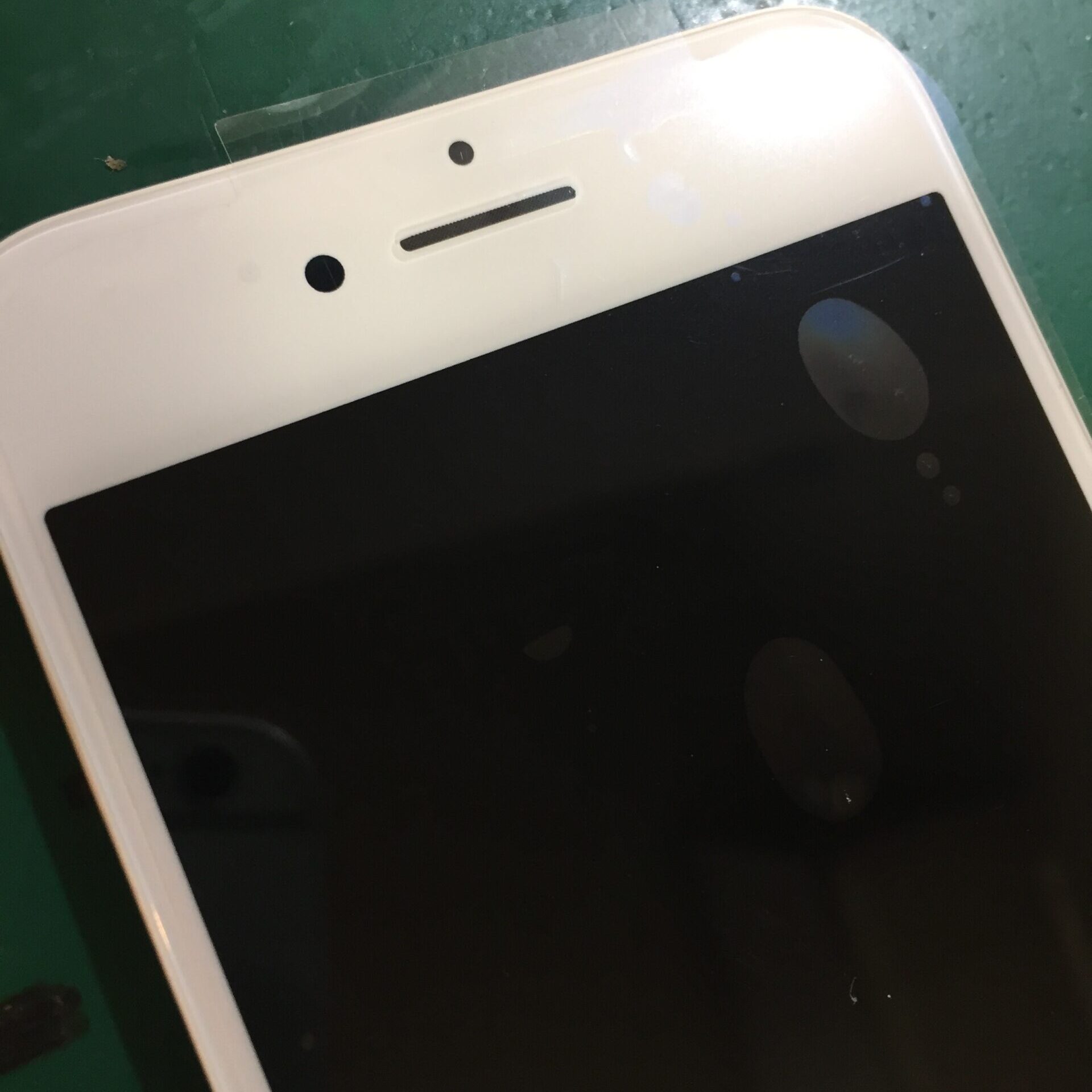 静岡店:iPhone8 ガラス割れ修理