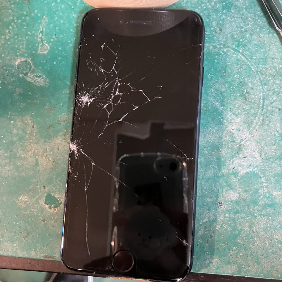 静岡:iPhoneSE３画面修理いたしました！　即日修理可能！！