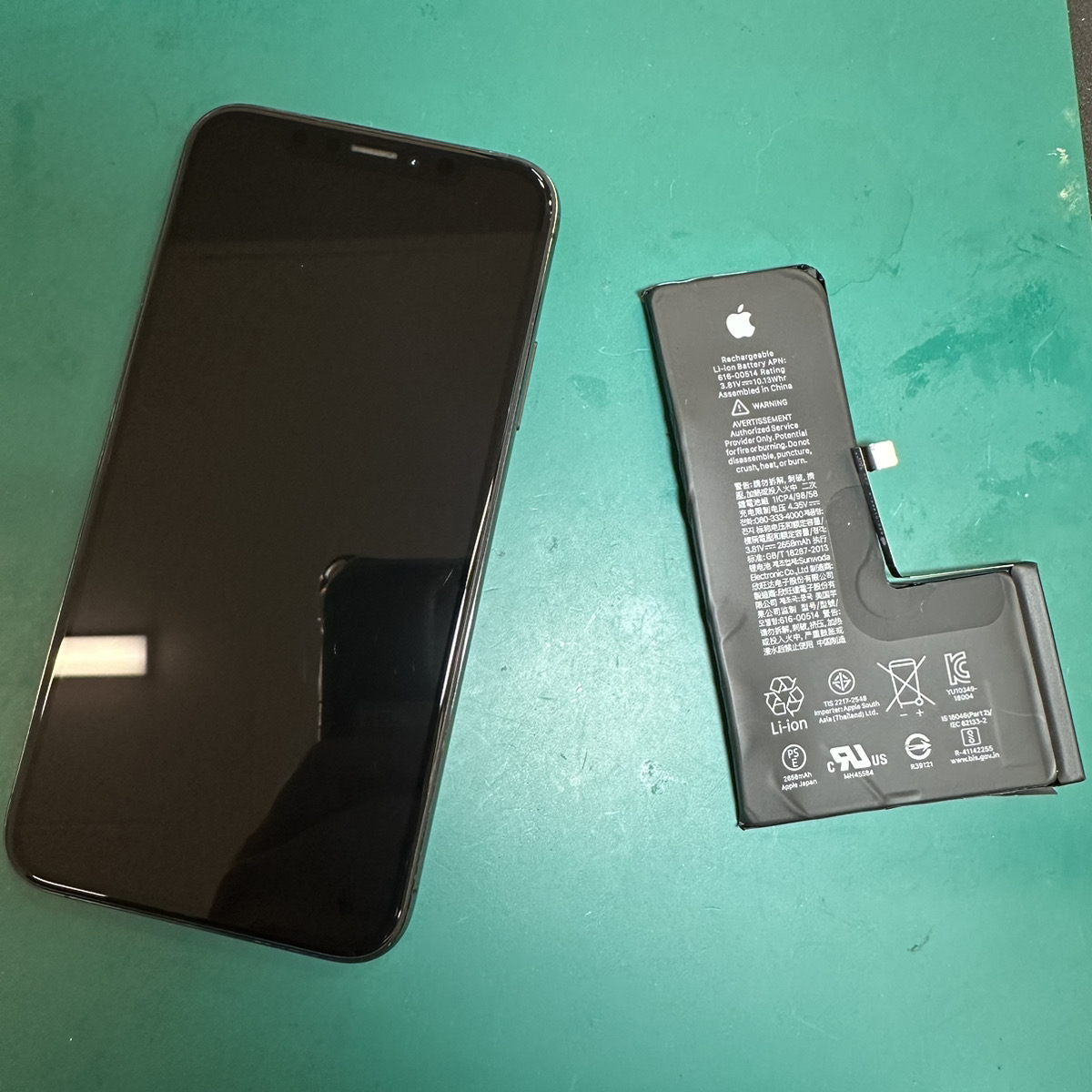 浦和店：iPhoneXSのバッテリーを交換いたしました！