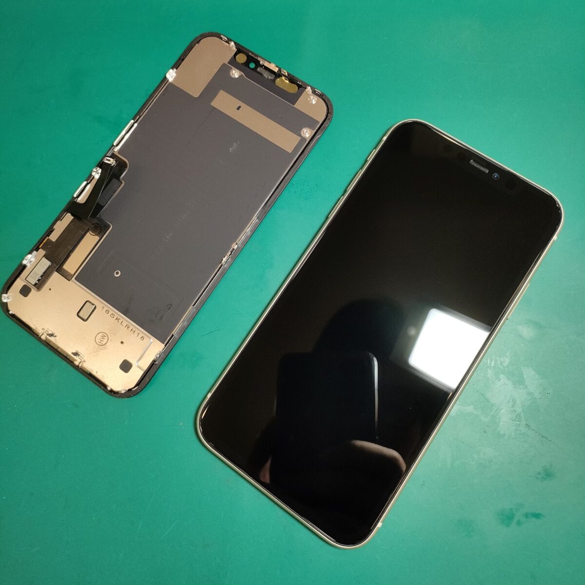 浦和店：画面がつかなくなってしまったiPhone１１を迅速修理致しました！