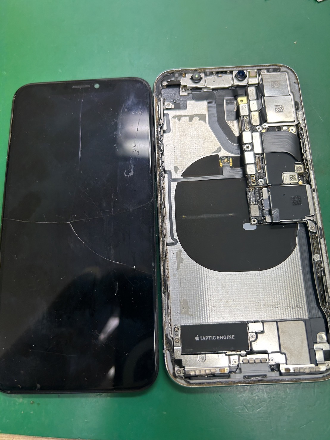 市原五井店：iPhoneX重度画面交換＋クリーニング