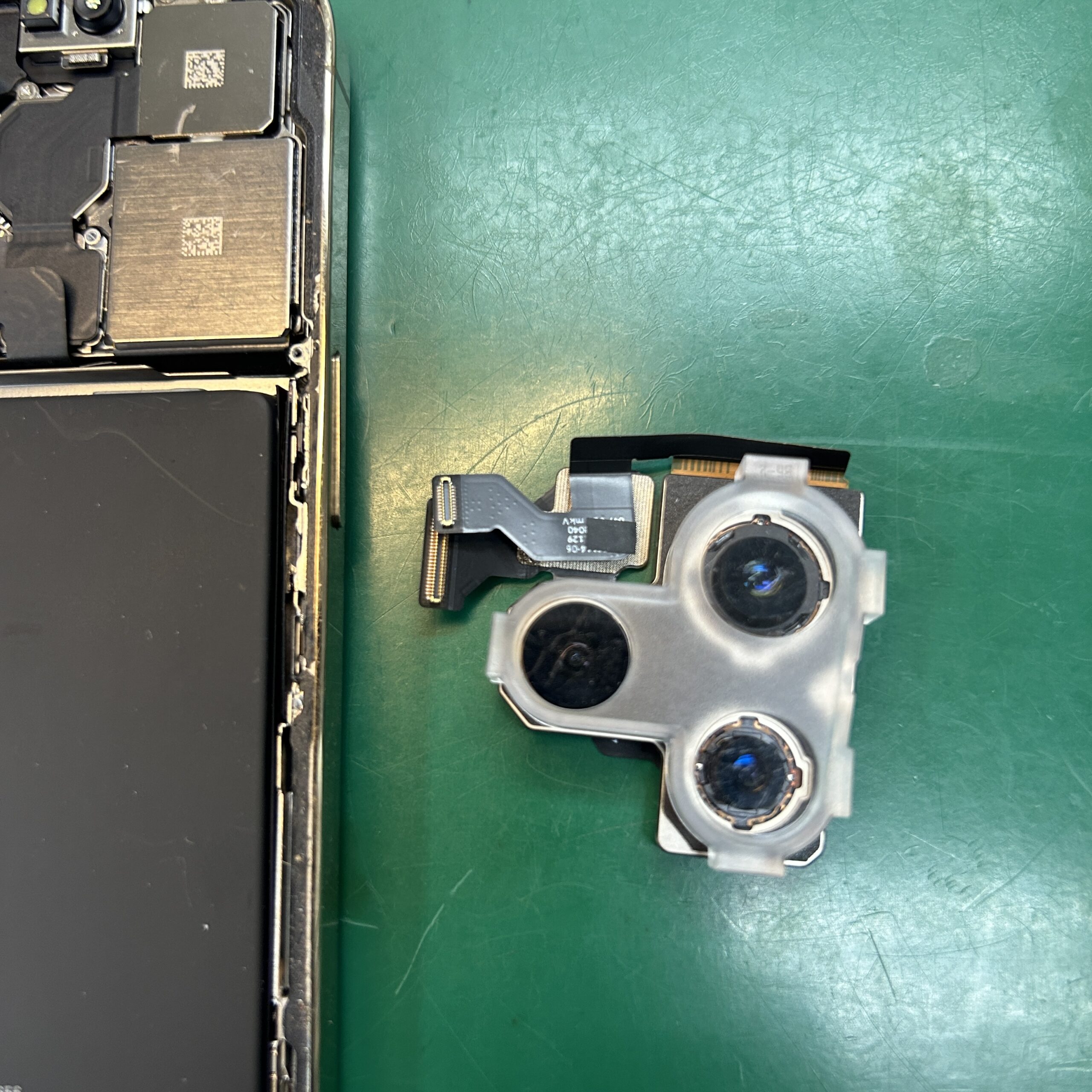 市原五井店：iPhone13Pro外側カメラ割れ修理　市原市からお越しのお客様