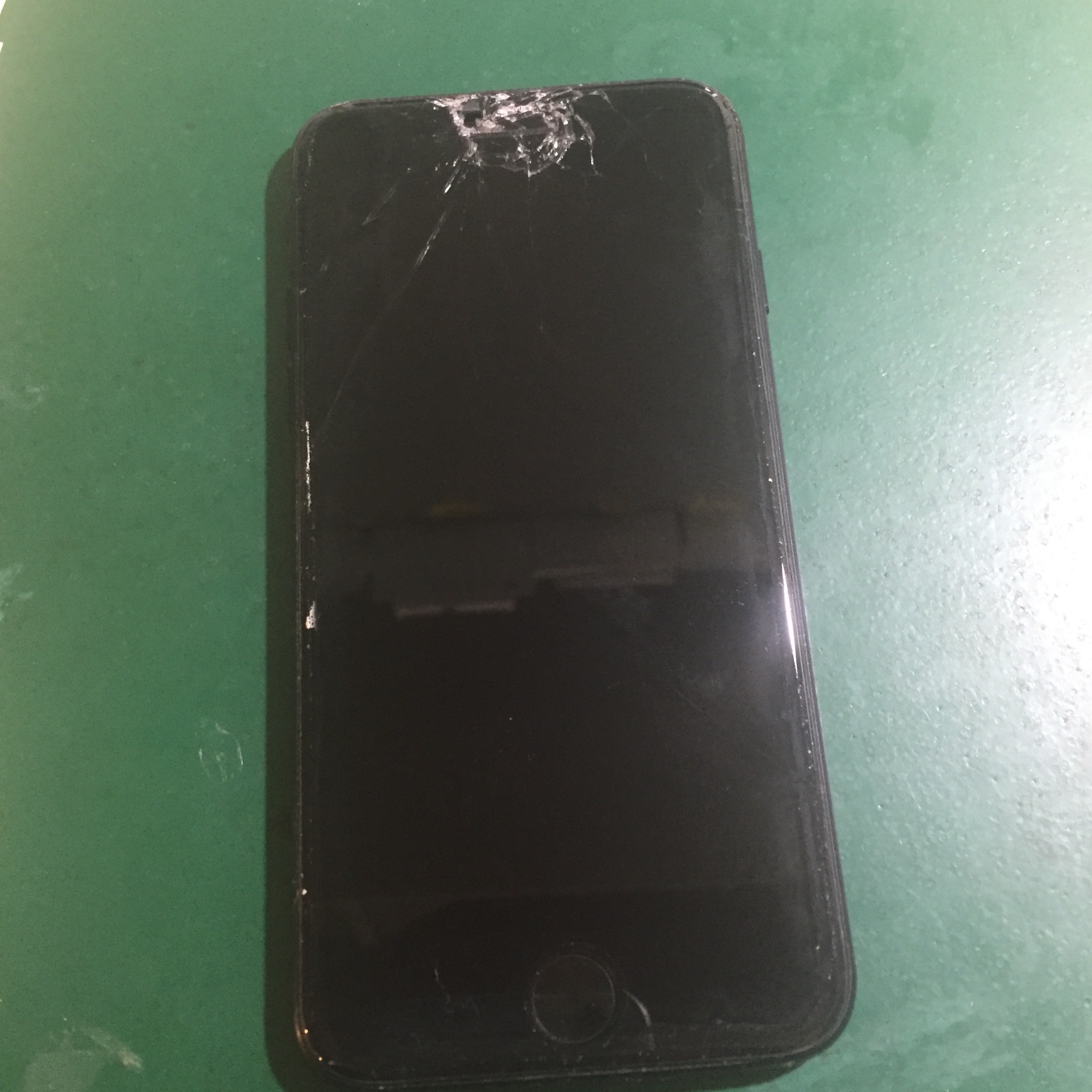 静岡店：iPhone8画面修理致しました！