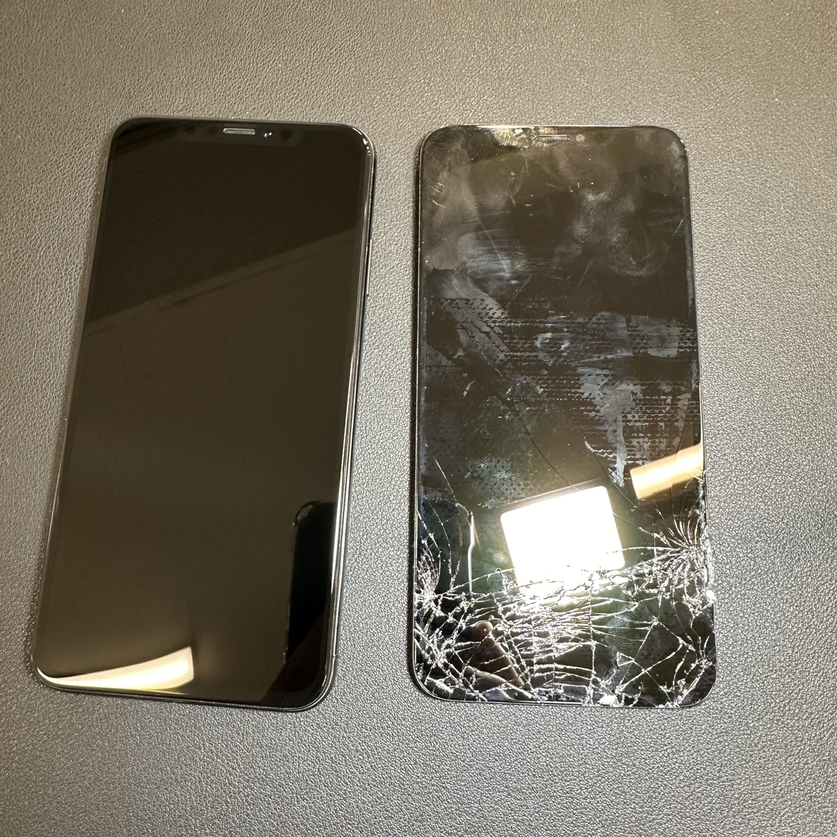 浦和店：iPhoneXsMaxの重度液晶不良約20分で修理完了