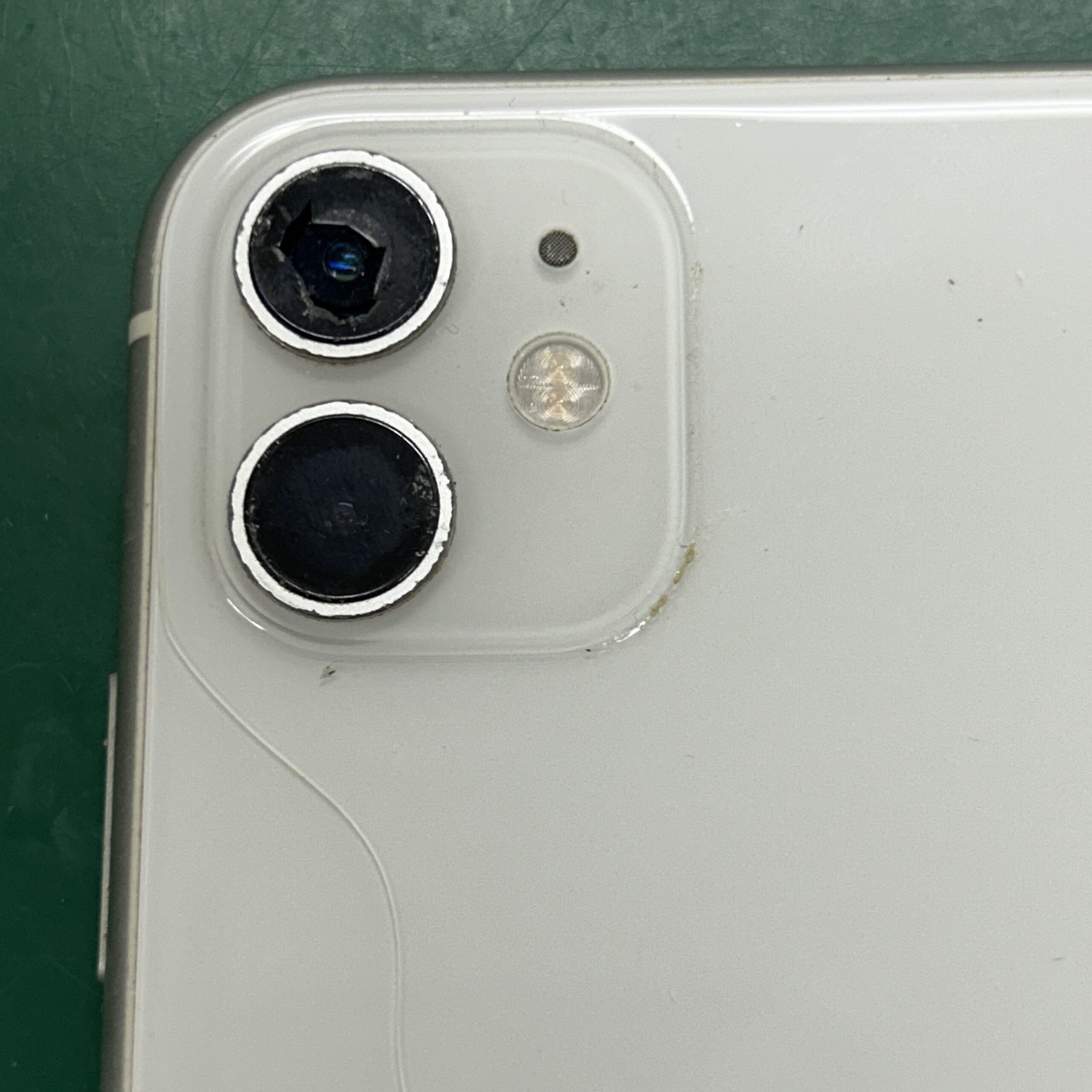 市原五井店：iPhone11 カメラガラス交換と画面割れ修理