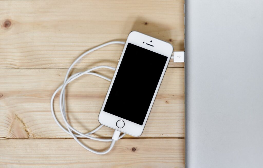iPhone充電不良の修理ガイド: 原因から解決策まで