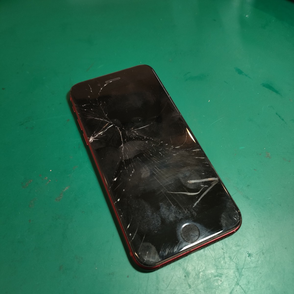 浦和店：さいたま市よりお越しのお客様のiPhoneSE2の画面交換をいたしました