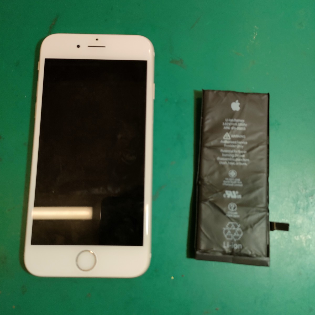 浦和店：iPhone6Sのバッテリーを税込4,180円で交換いたしました！