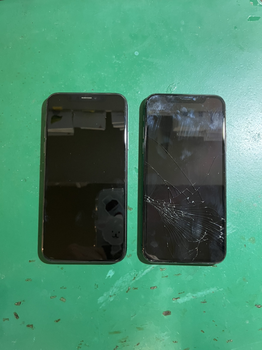静岡店:iPhoneXの画面を２台まとめて修理！