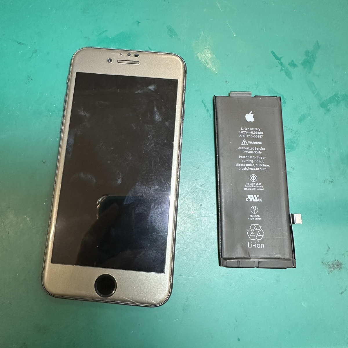 浦和店：iPhone8のバッテリー交換20分で完了！