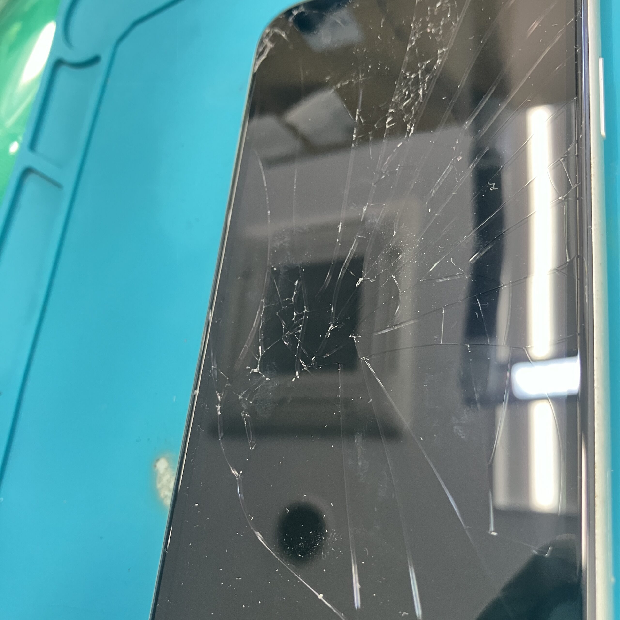 成東店：iPhone11 軽度画面割れ修理　神奈川県からお越しのお客様