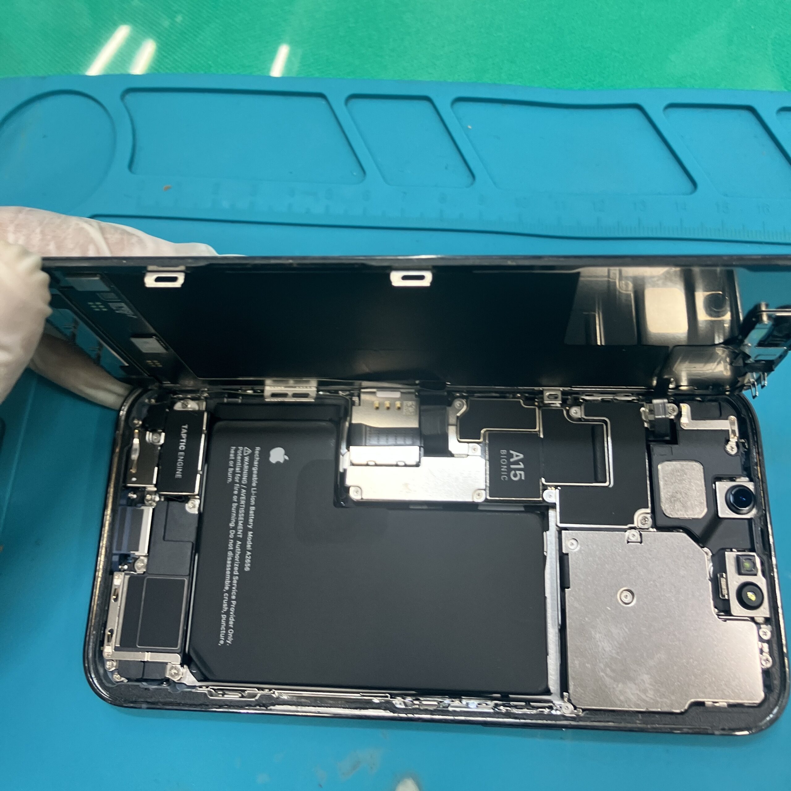 成東店：iPhone13pro　電源ボタン修理