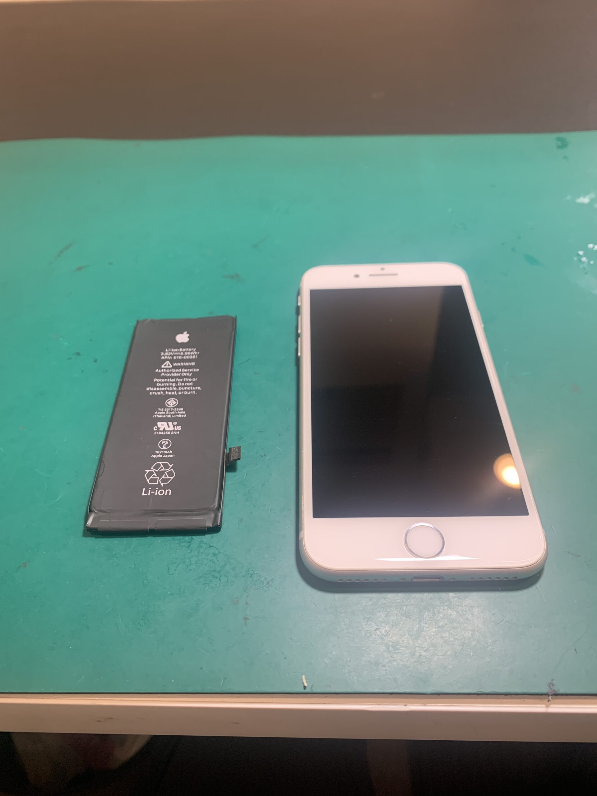 浦和店：iPhone8のバッテリー交換をしました！