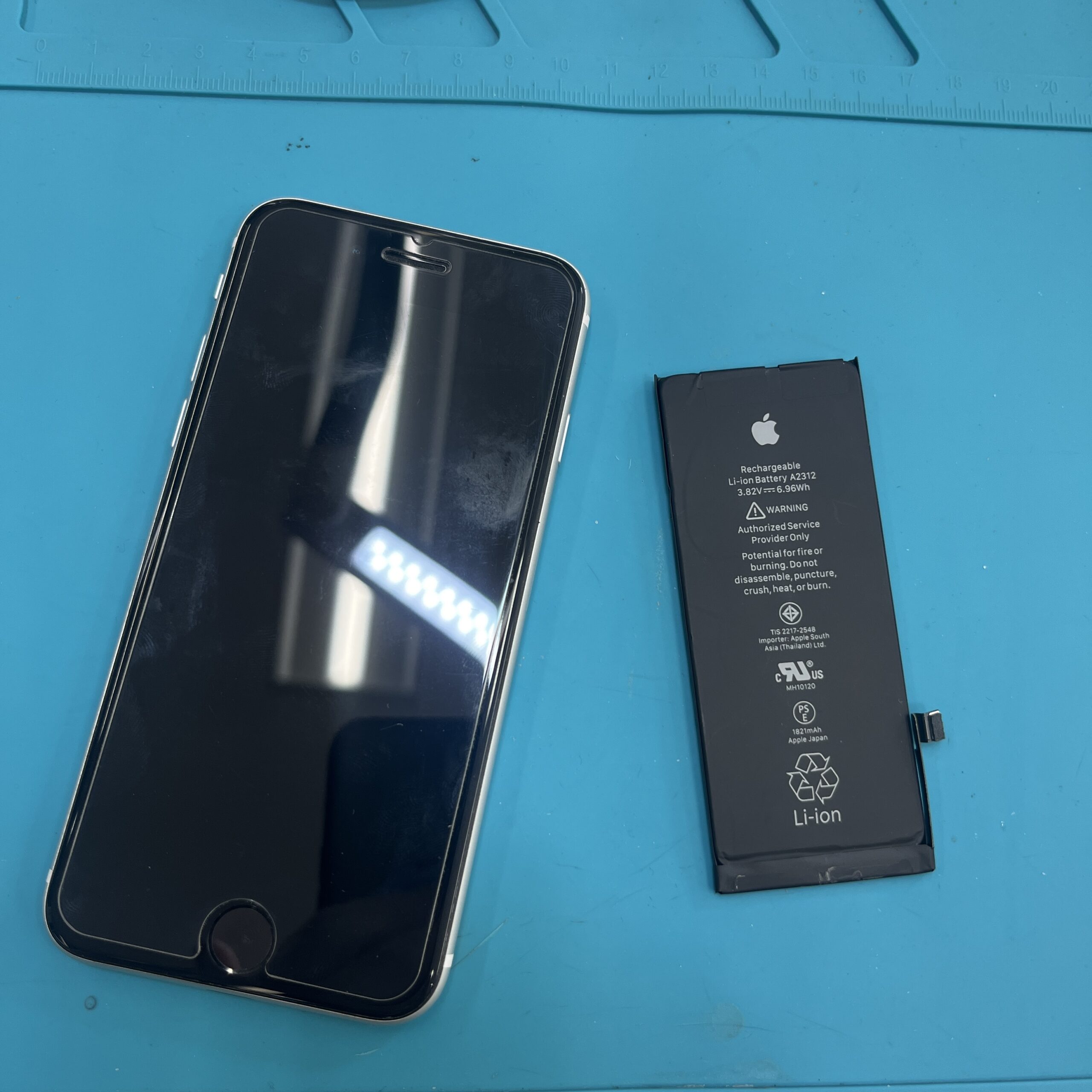 iPhone SE ジャンク品 動作しません 充電不可 詳細不明 部品取り用など 輝い - DTM・DAW