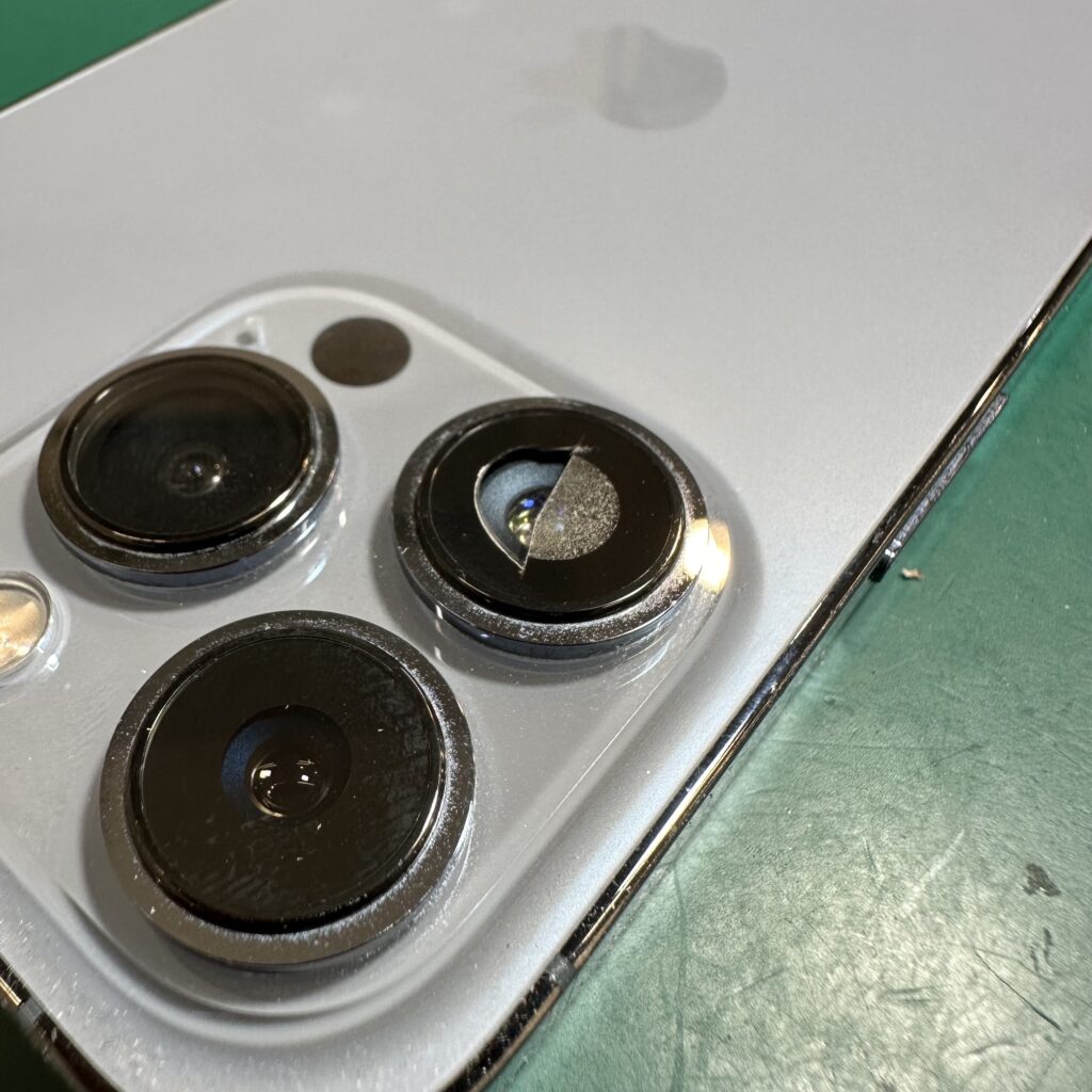 iPhone 13 Pro カメラガラス割れ カメラガラス修理