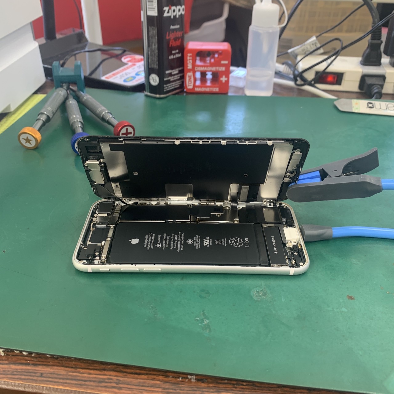 松戸店：iPhoneSE2バッテリー交換4,180円で迅速に対応！！松戸市よりお越しのお客様