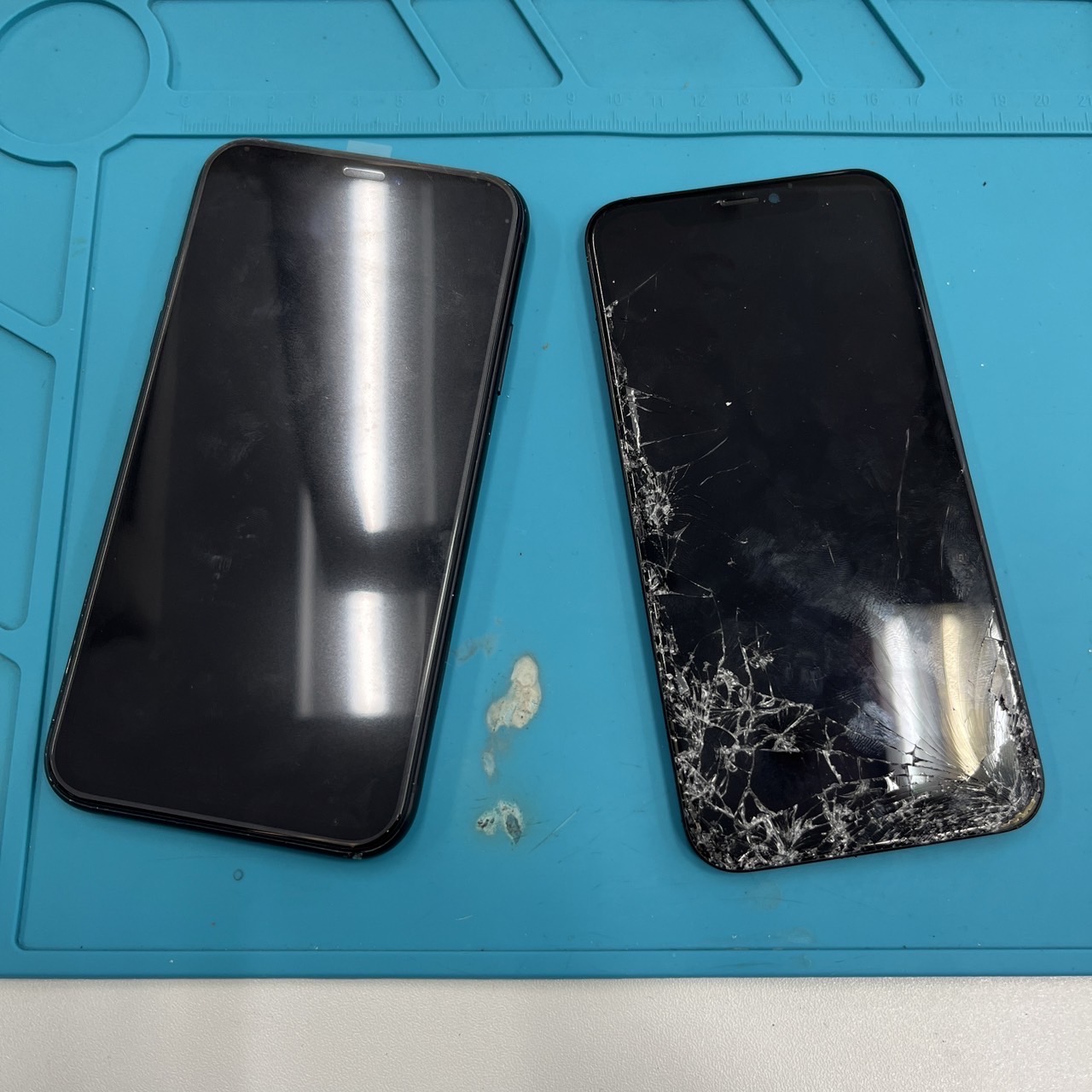 成東店：iPhoneXR 重度画面交換 40分で修理完了！