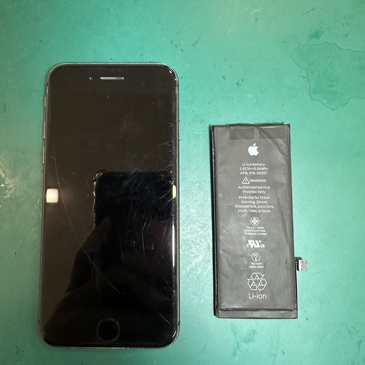 浦和店：iPhone8の劣化したバッテリー、20分で交換完了！