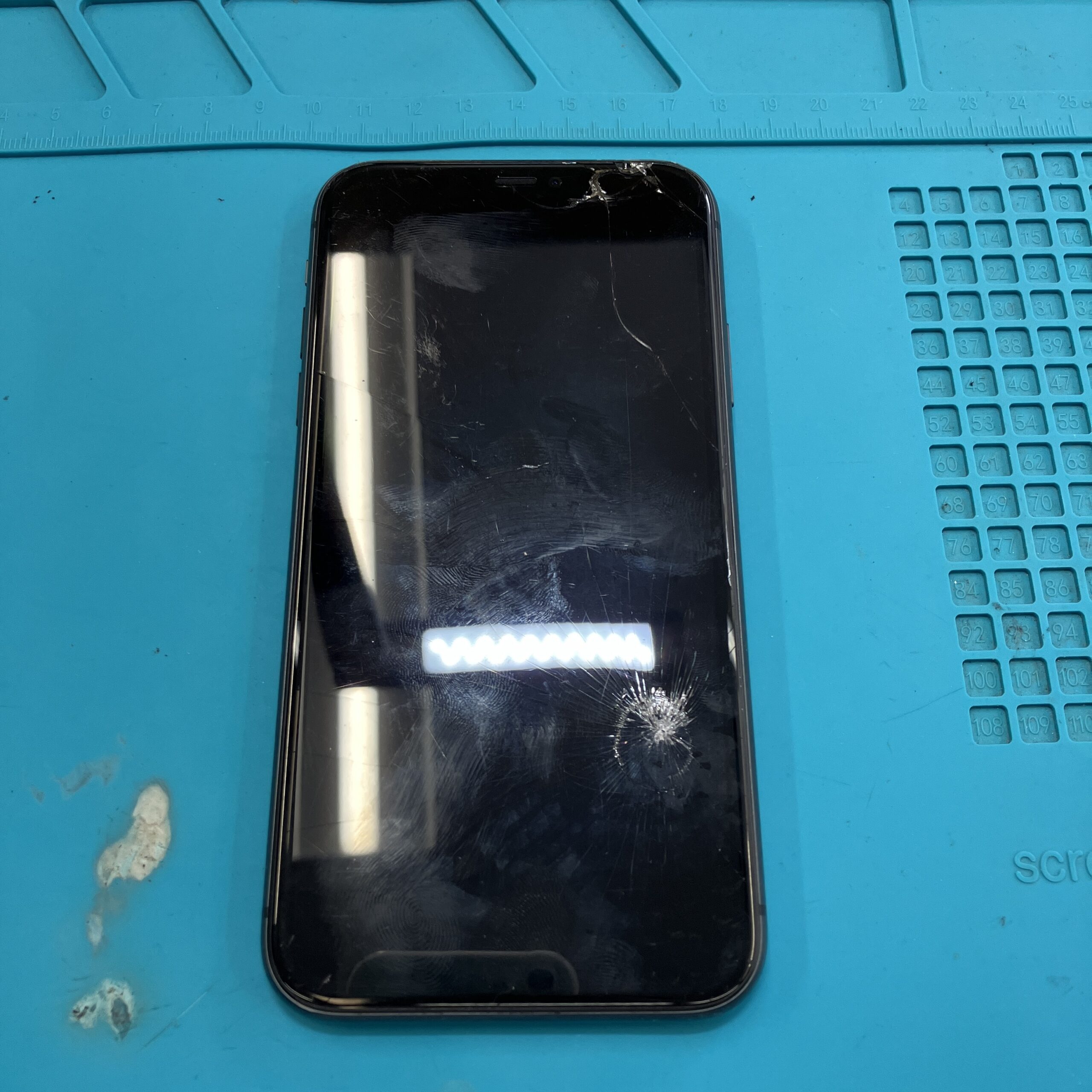 成東店：iPhone11重度画面修理の修理事例をご紹介！