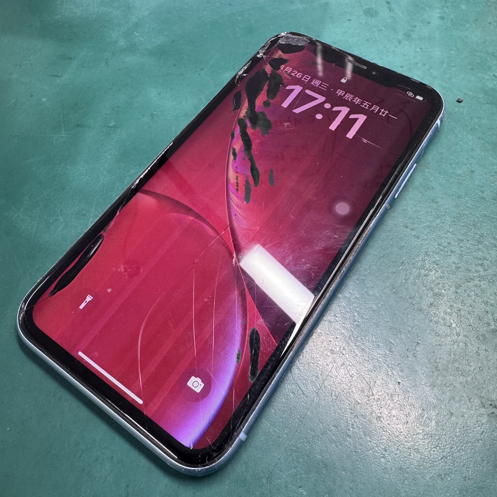 松戸店：落として割れてしまったiPhoneXRの画面を修理致しました！