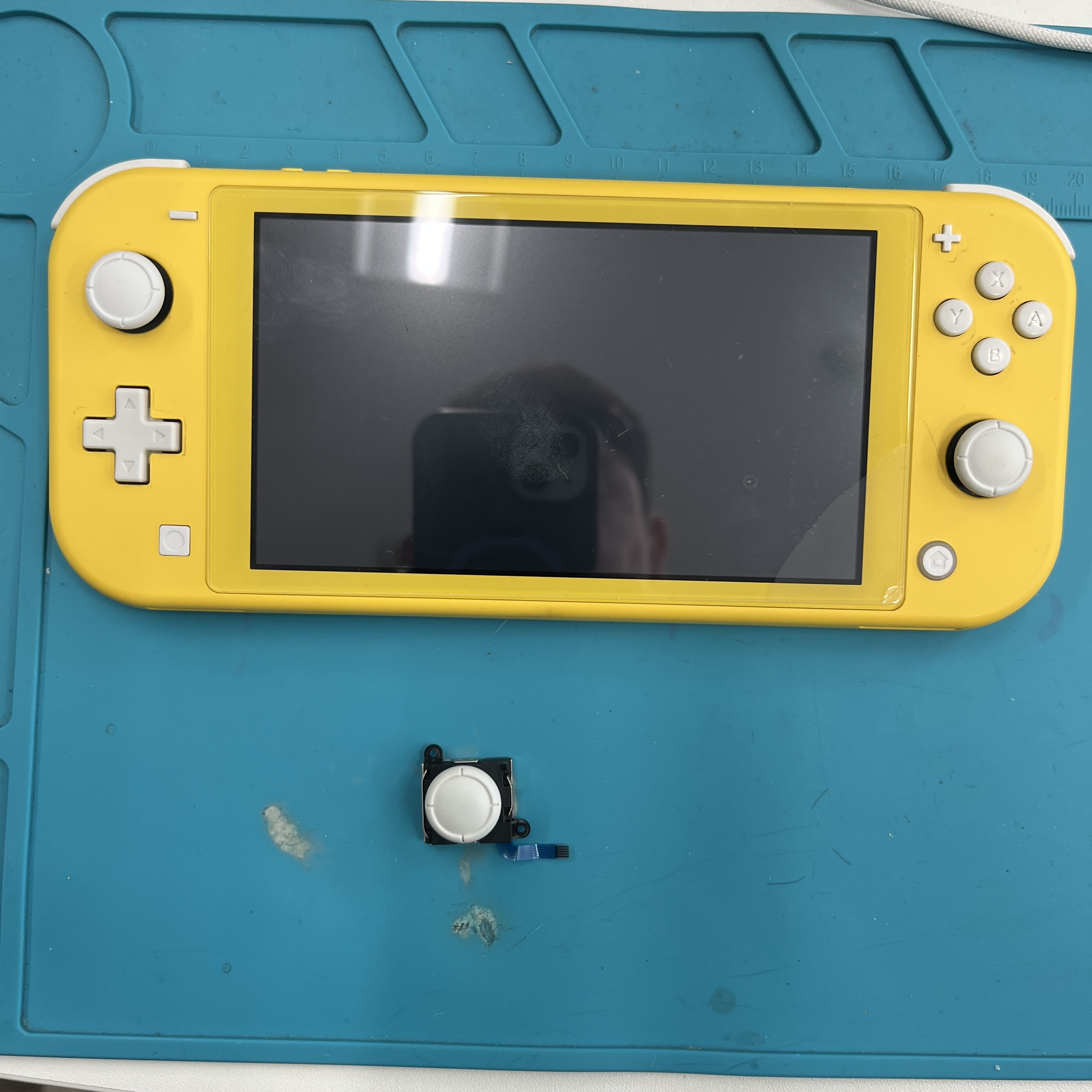 成東店：Switch Lite スティック交換を6,380円で実施しました！