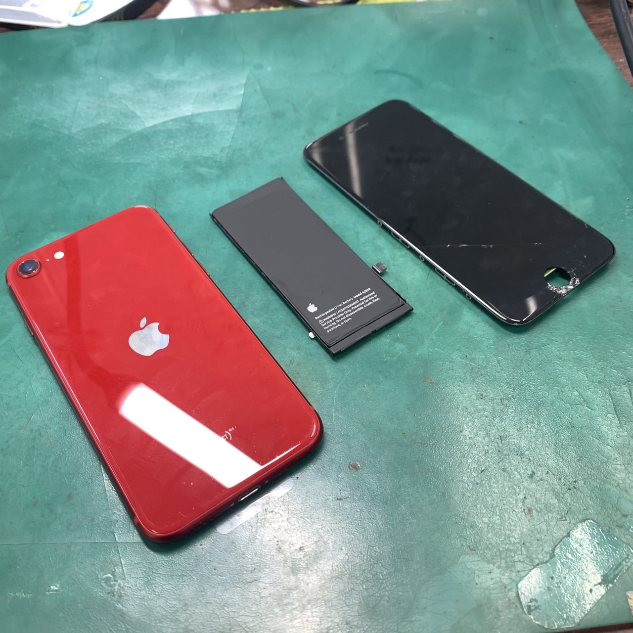 松戸店：iPhoneSE3の重度画面とバッテリー交換を行いました！