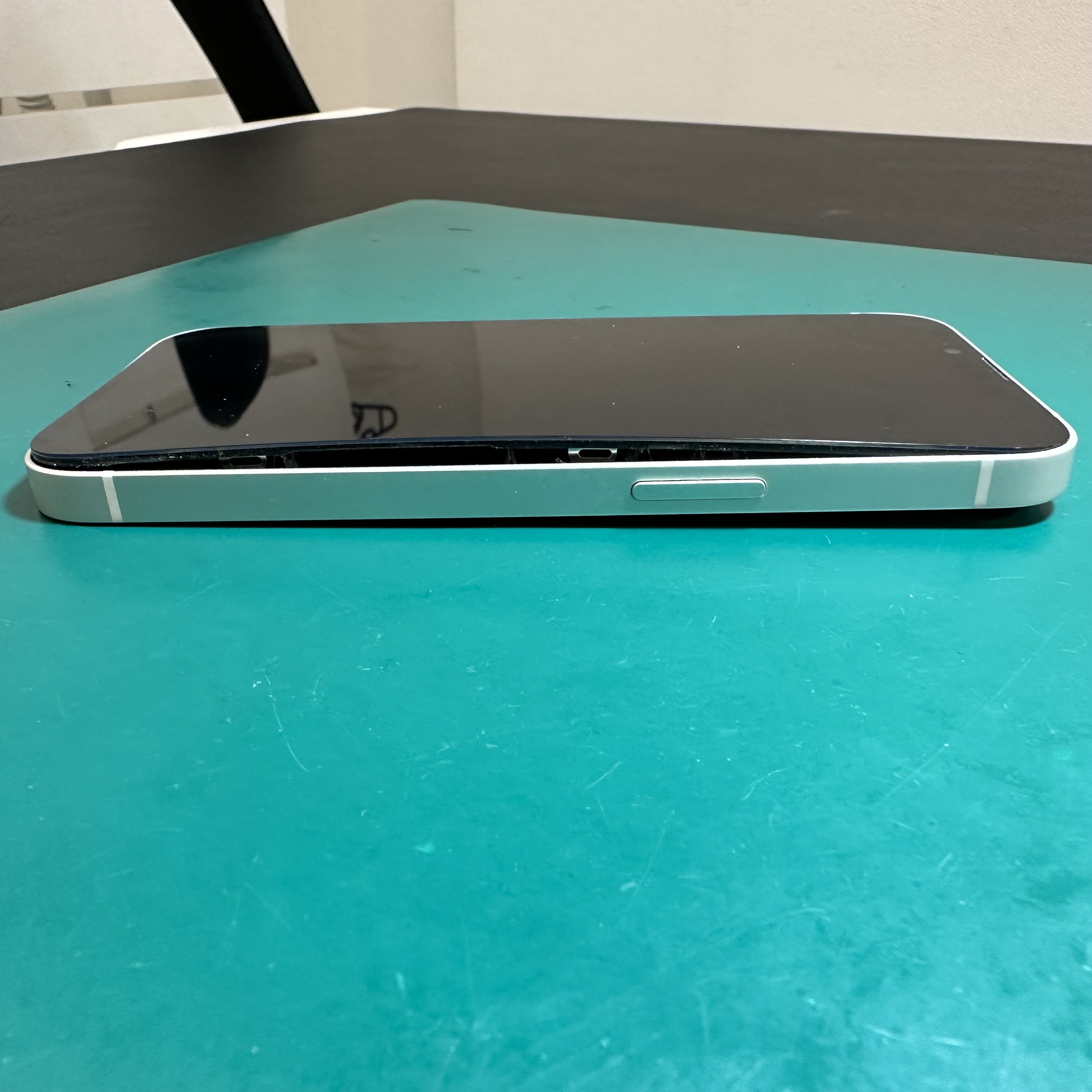 浦和店：バッテリーが膨張したiPhone 13を対応！さいたま市緑区よりお越しのお客様