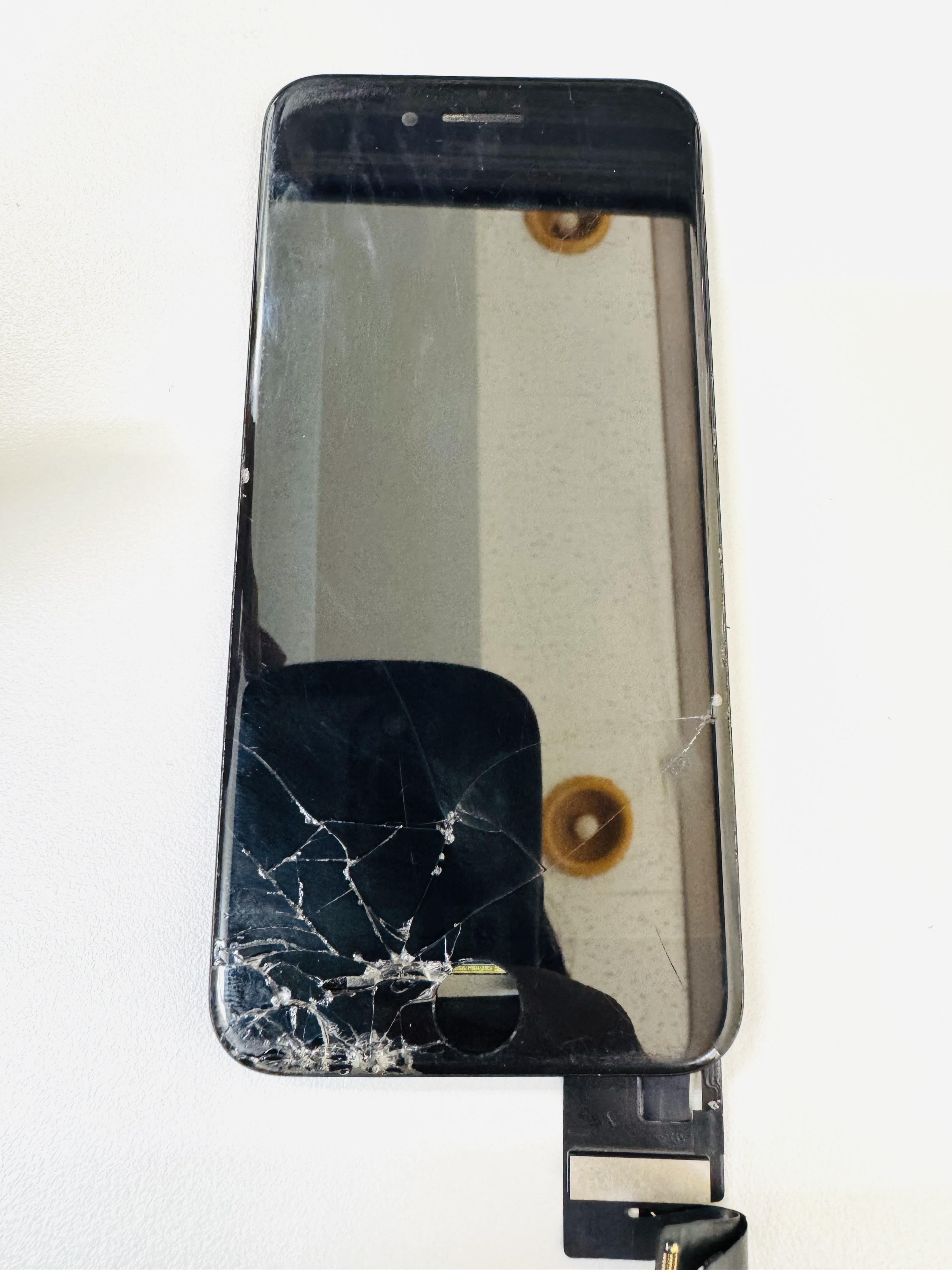 所沢店：iPhoneSE2 フロントパネル交換修理を8,580円で実施しました！