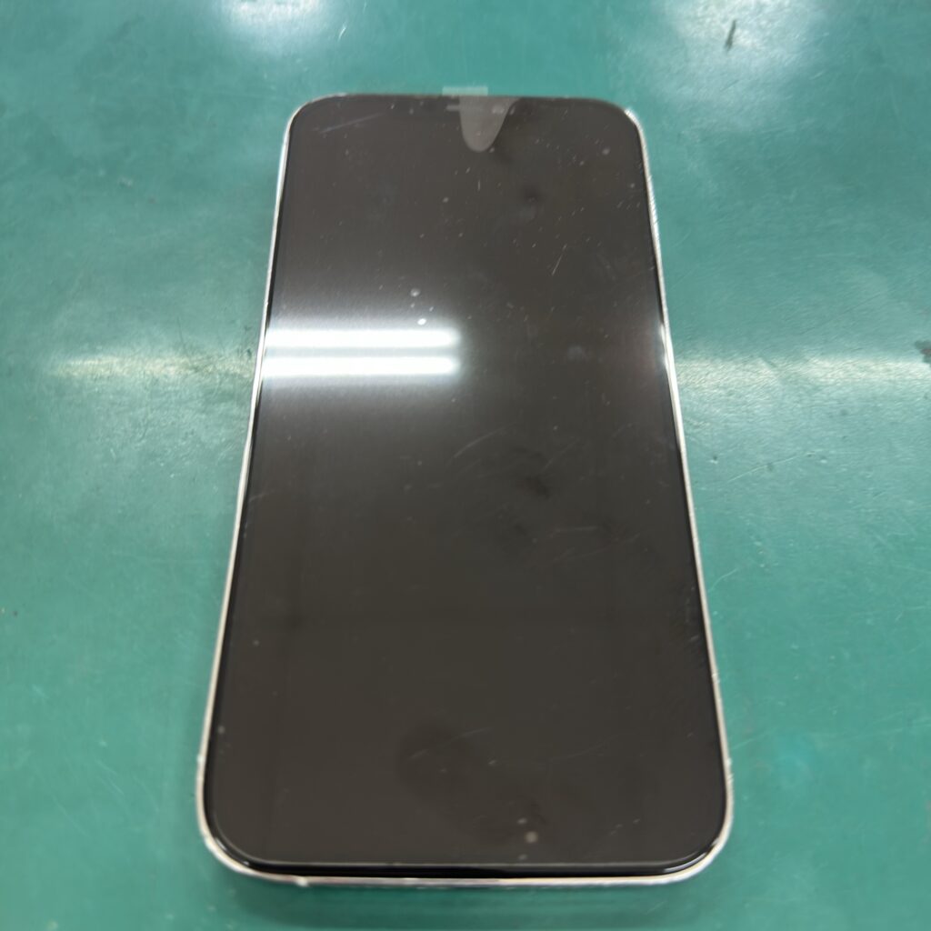 iPhone 12 Pro Max 重度画面割れ 重度画面割れ修理 液漏れ 線