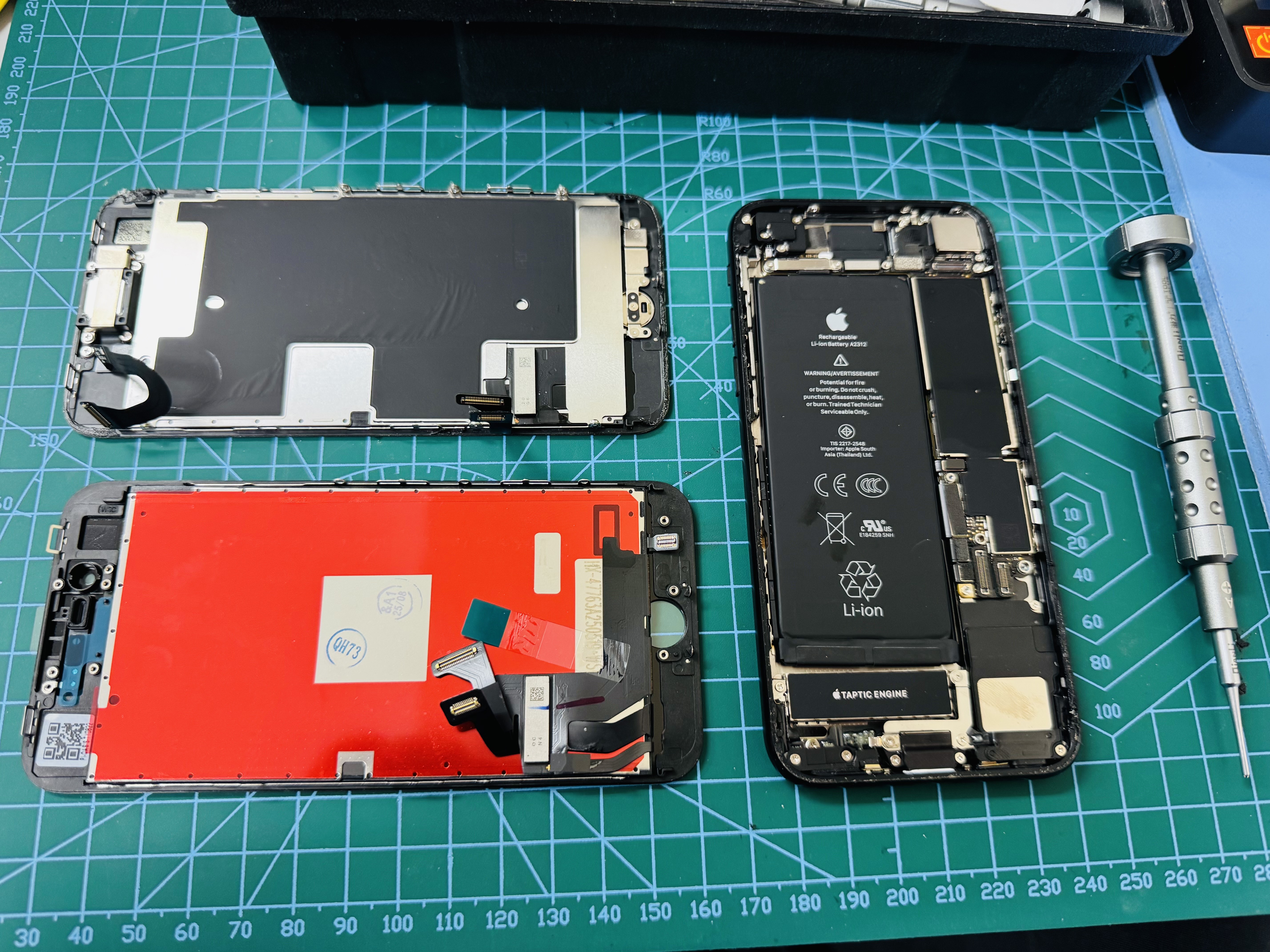 所沢店：iPhoneSE3 フロントパネル交換を6,380円で実施しました！