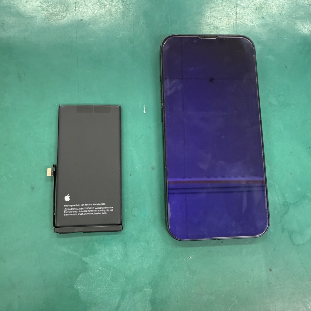 Apple iPhone 13 ブルー　256GB　バッテリー交換 蓮田店：iPhone 13のバッテリー交換を7,480円で実施しました！