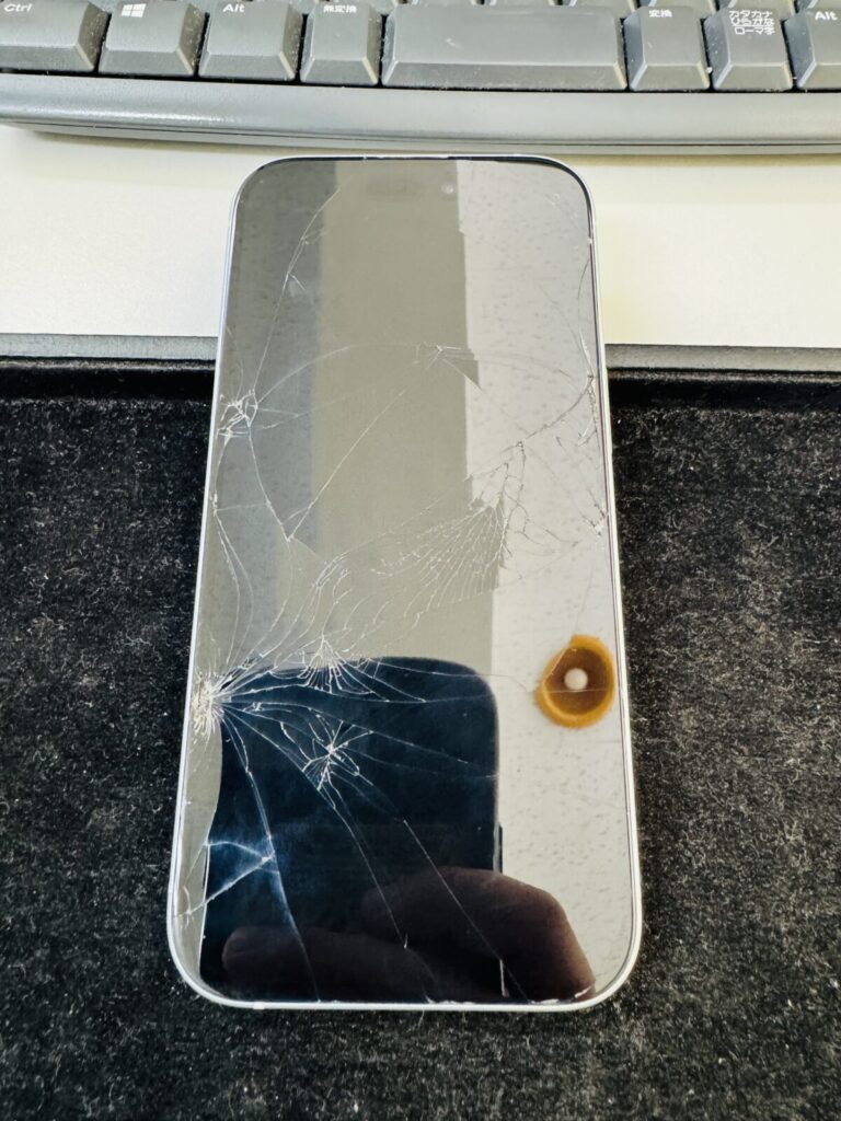 【川越市からご来店】iPhone 15 256GB ブルーの故障品を買取しました!SIM読み込み不可・画面割れあり|iPhoneステーション所沢店
