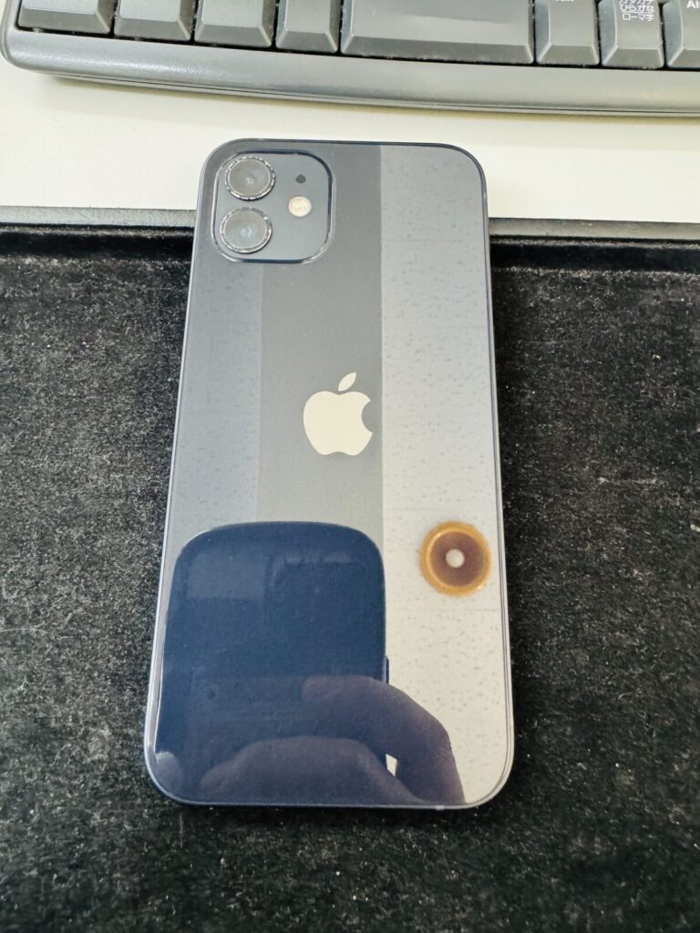 【所沢市からご来店】iPhone 12 64GB ブラックを買取しました！画面の小傷やバッテリー劣化がある中古品も査定｜iPhoneステーション所沢店