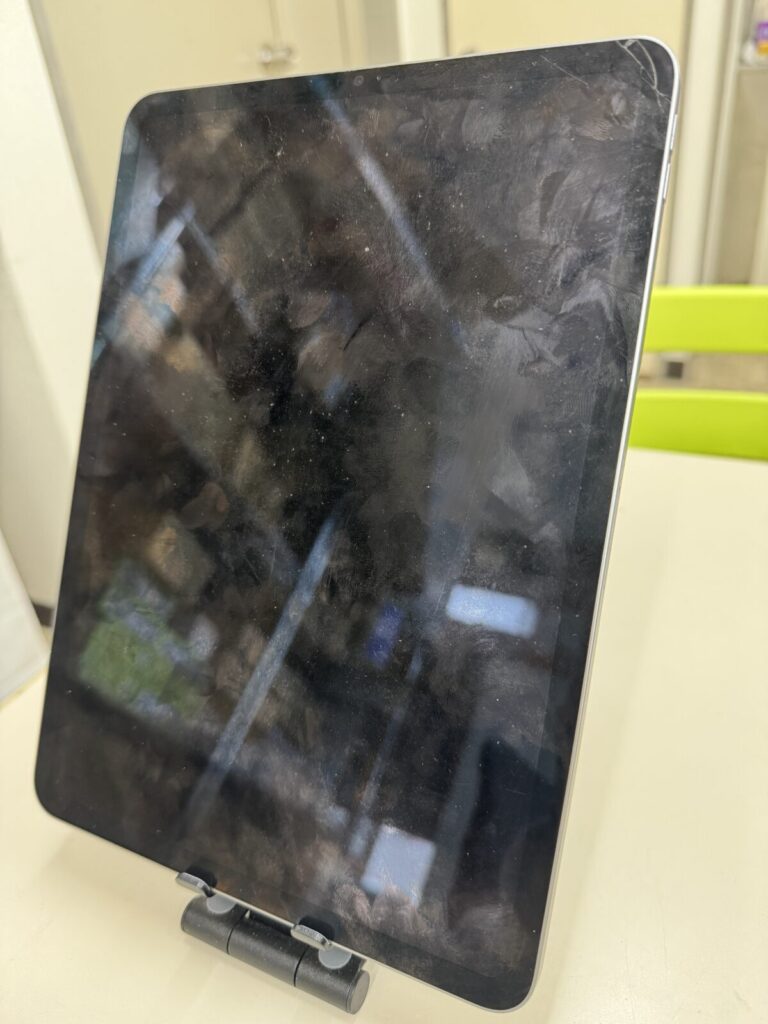 新小岩店【iPadPro11第4世代動作不可ジャンク品高価買取】