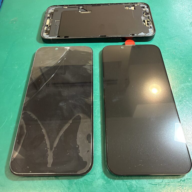 【浦和店】落下で画面割れ・液漏れのiPhone 14を画面交換!